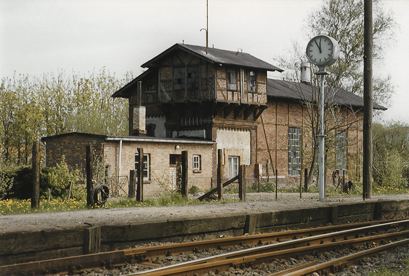 http://www.buntbahn.de/fotos/data/8239/2903Kluetz_Mai-1991_08.jpg