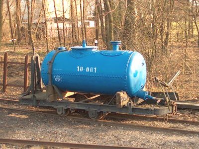 10-001 WEM.jpg