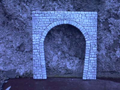 TUNNEL 4