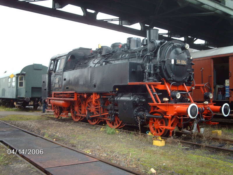 64 094