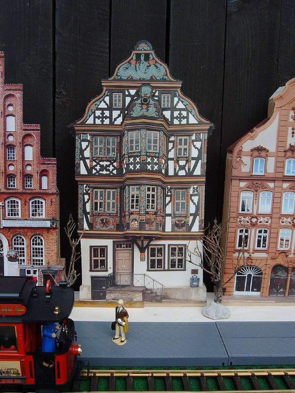 Alles nur Pappe 01