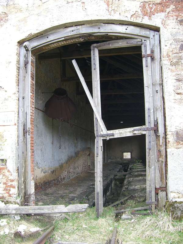 Tor Lokschuppen Moldava