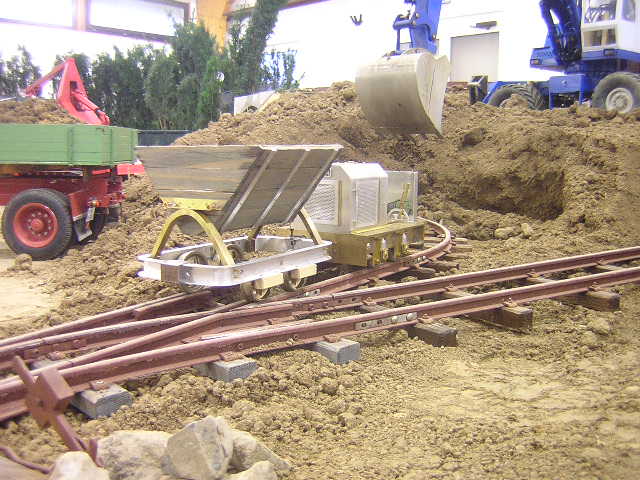 Lore mit Holzkübel