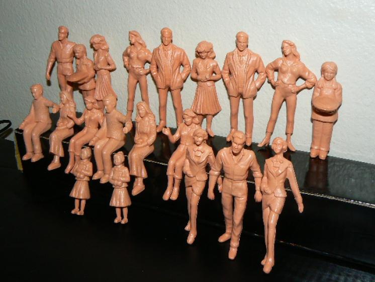 Spur 2 Figuren (10 Styles unbemalt)