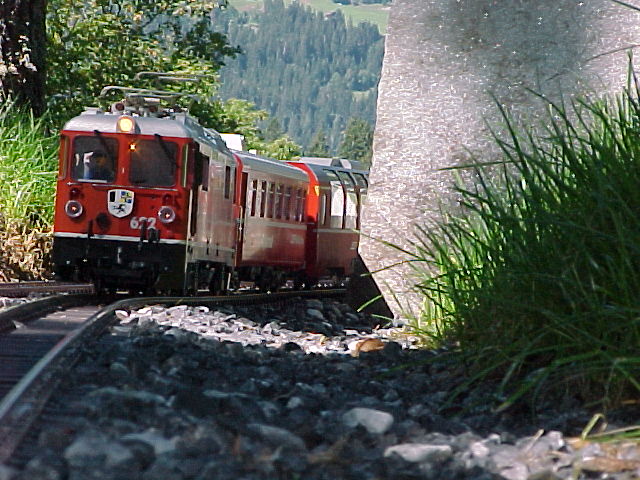 Heidilandexpress nach dem Wiesnerviadukt