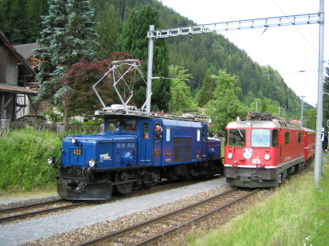 Krobi blau mit kleiner Roten