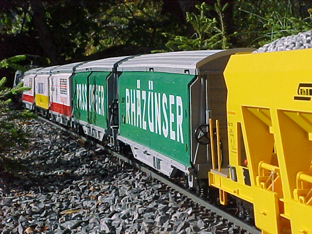 buntbahn CH im Freien mit Sonnenschein