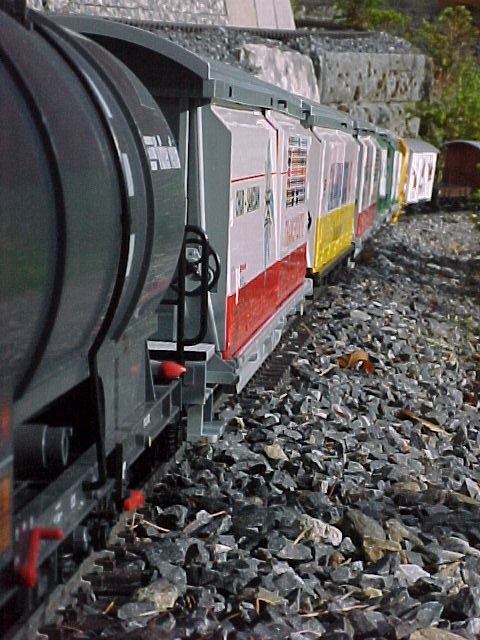 buntbahn CH hat 2 Seiten