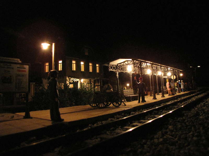 Nachtstimmung am Bahnhof