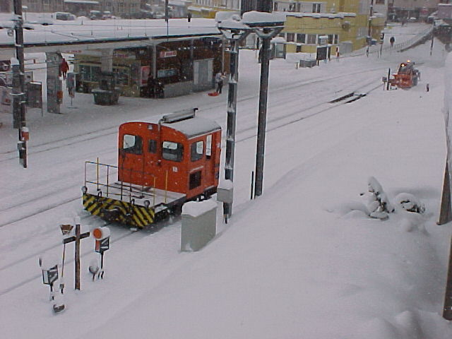 Traktor mit Schneeschleuder