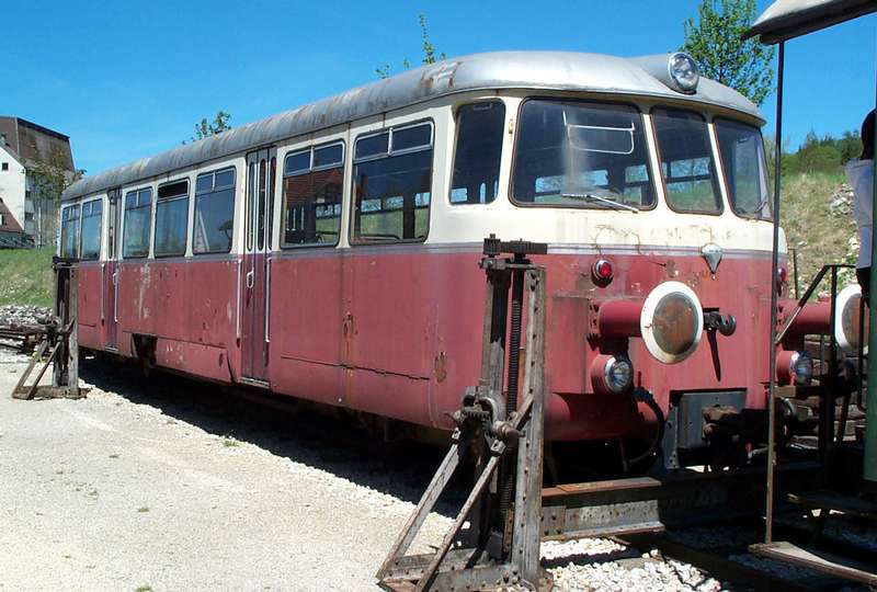 T 37