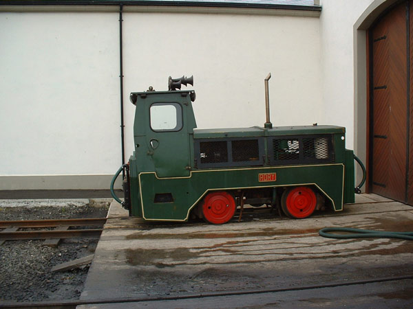 Diesellok &quot;Roby&quot; vor dem Lokschuppen