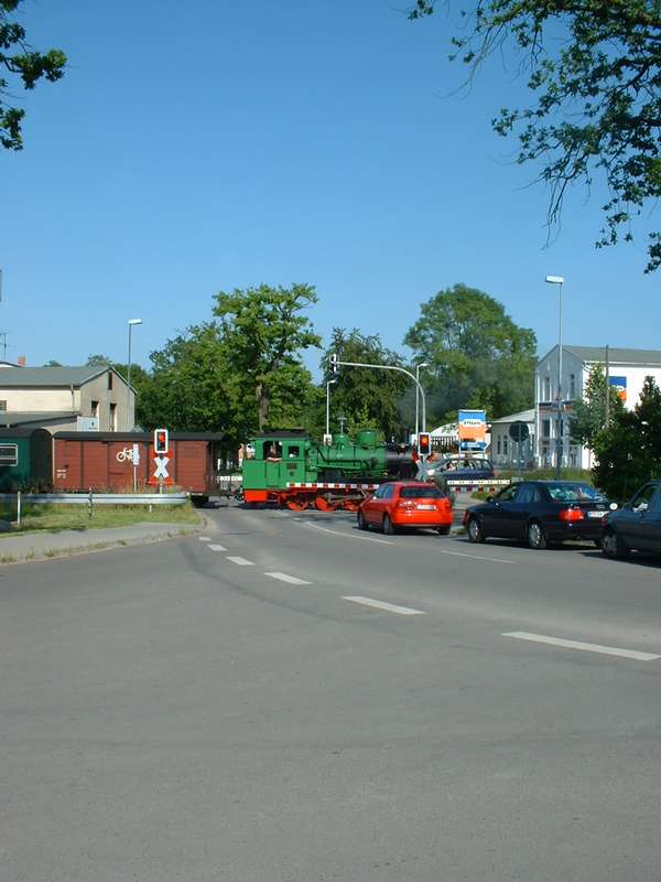 53Mh auf dem Bahnübergang