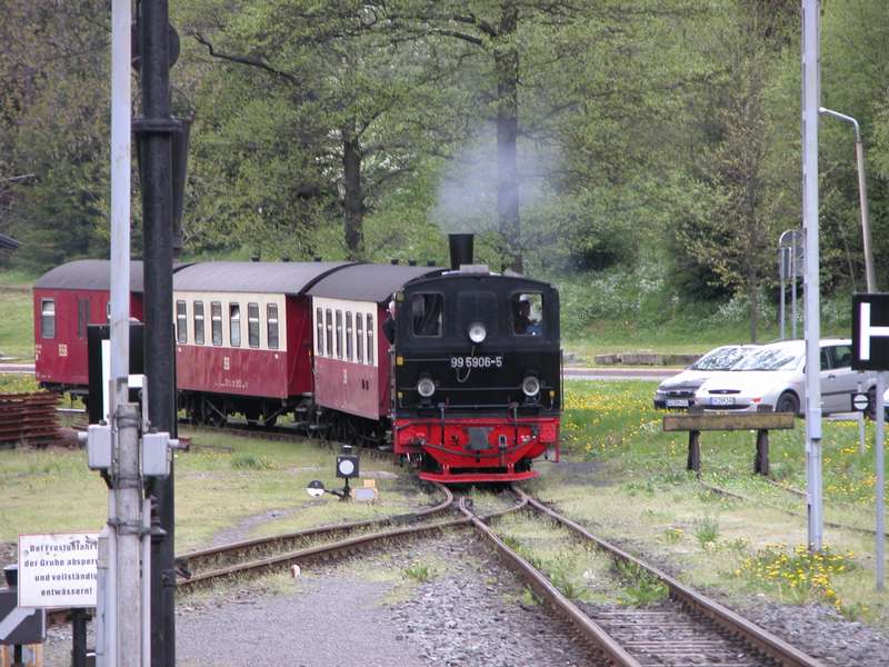 Einfahrt 99 5906 in Alexisbad