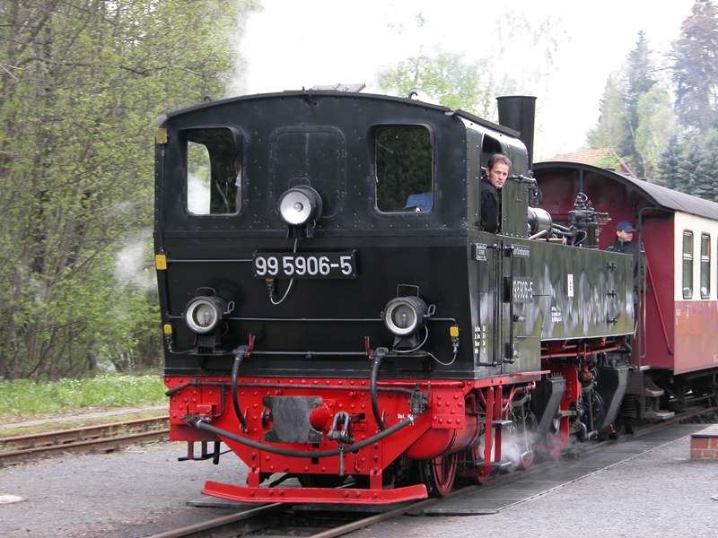 Einfahrt 99 5906 in Alexisbad