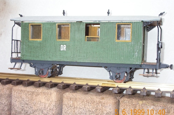 7002