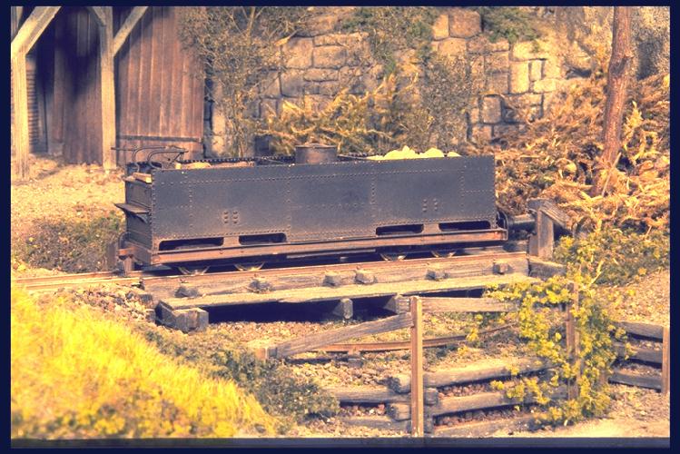 Heeresfeldbahntender auf Drehscheibe