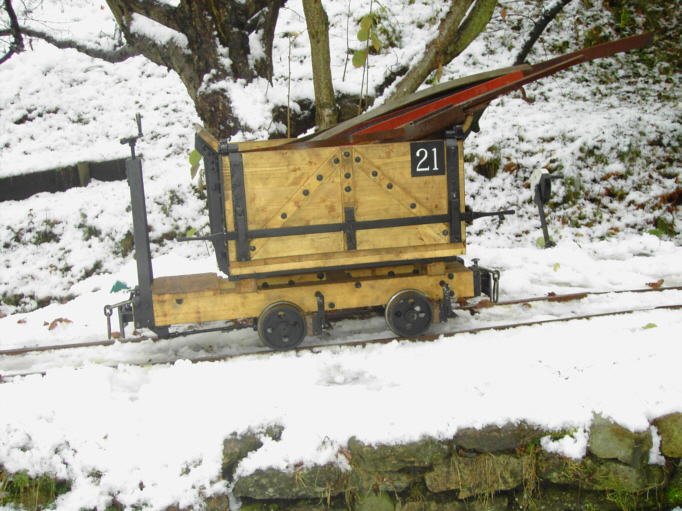 Materialtransport_mit_Kastenkipper