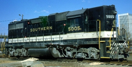 GP38-2highhood