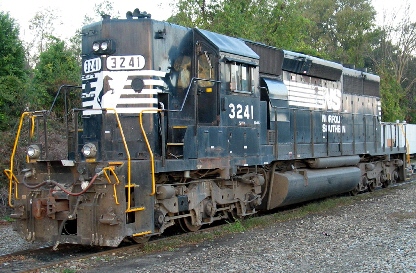 SD40-2highhood