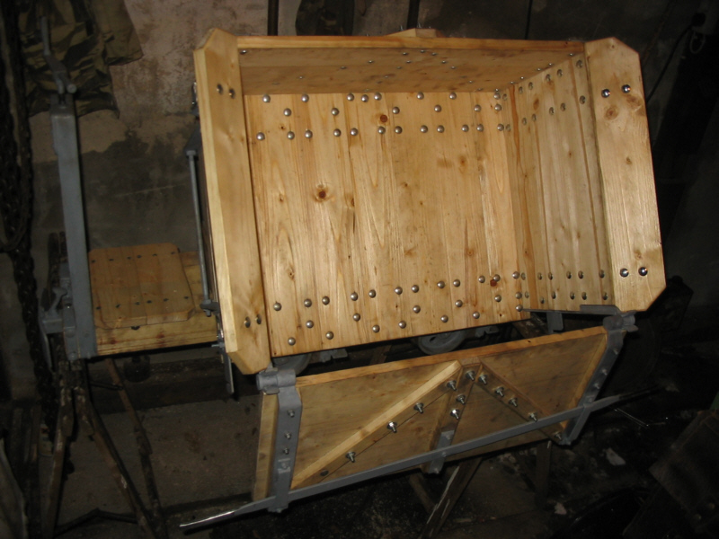 Kippkasten_in_Kippstellung02