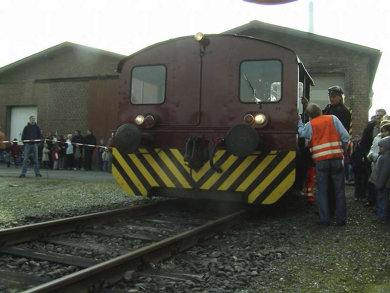LNA041