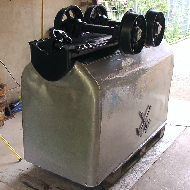 1 Tonner lackiert
