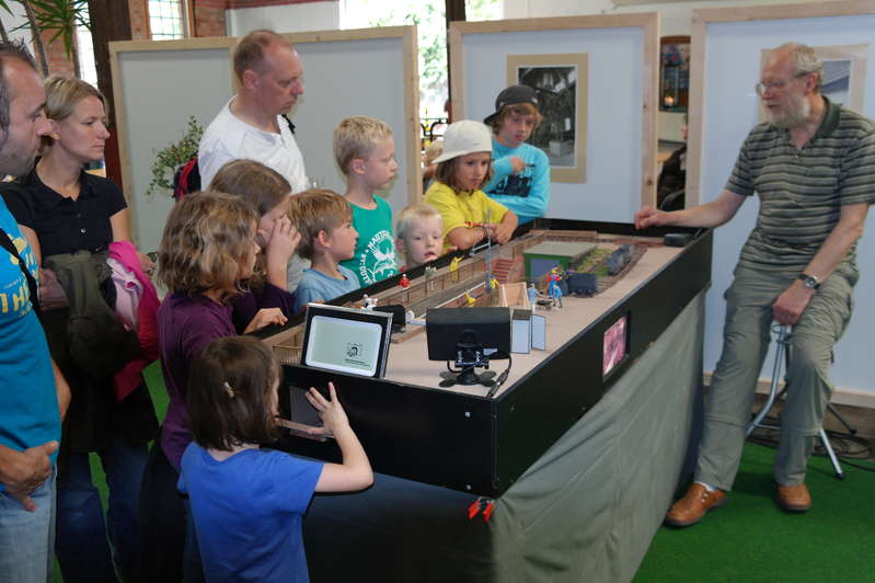 Ausstellung Besucher 03
