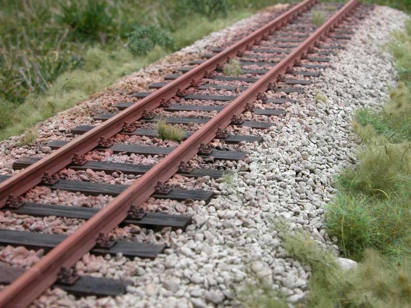 Bahndamm mit Gleis