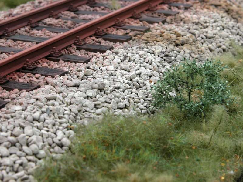 Bahndamm mit Gleis