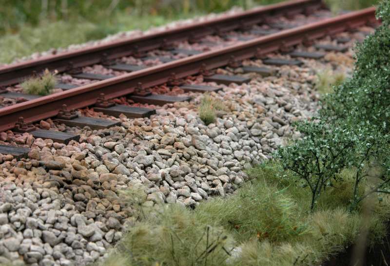 Bahndamm mit Gleis