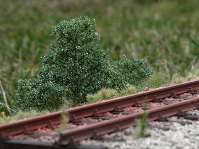 Bahndamm mit Gleis