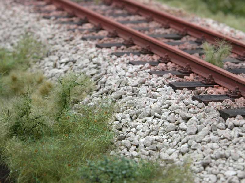 Bahndamm mit Gleis
