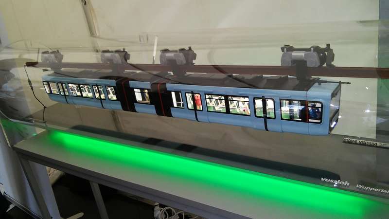 Schwebebahn Modell 1