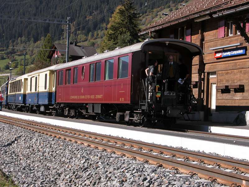 Ge 6/6 412 mit Glacier Express