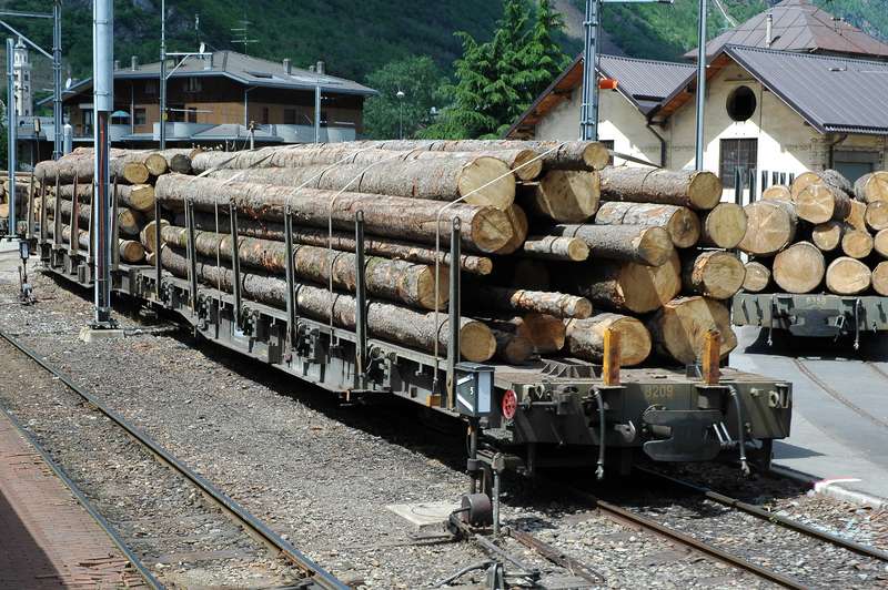 Berninabahn Holzwagen in Tirano