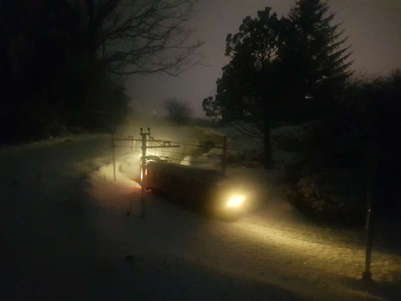 RhB_Xrotet_Schnee6Nacht