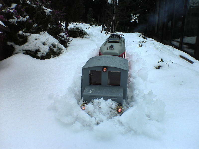 MIB Schnee Bahnhof oben