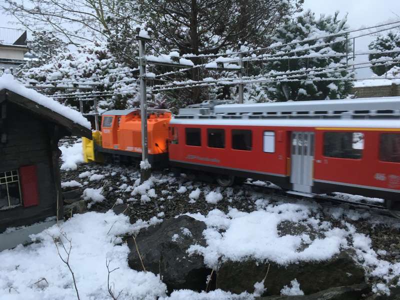 RhB_Xrotet_Schnee2Nachschuss