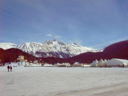 29St_Moritz_See_light