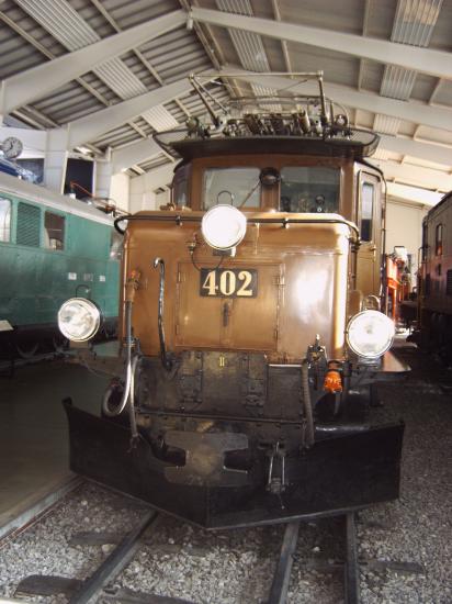 412