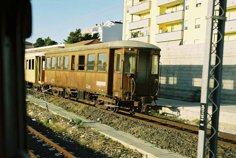 Personenwagen im Betriebswerk Sassari