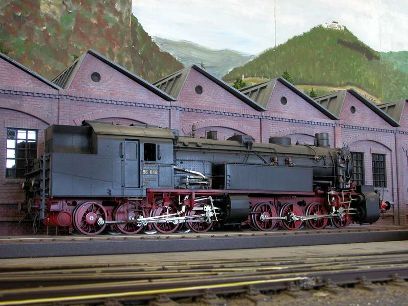 96 018