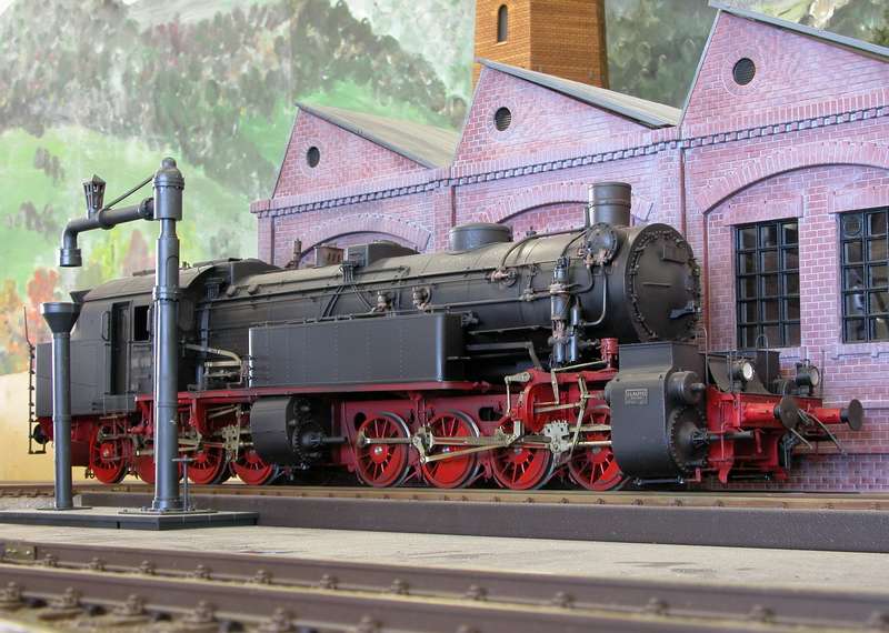 96 018
