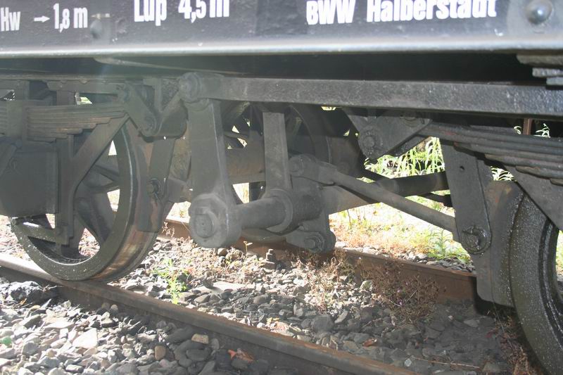 Detail 99-04-06