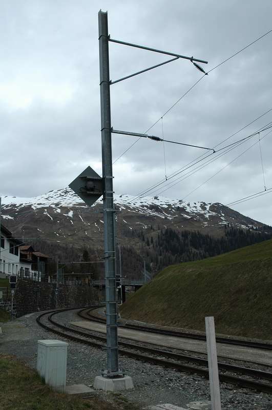 Fahrleitungsmast bei Davos Wolfgang