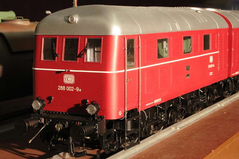 288 002-9