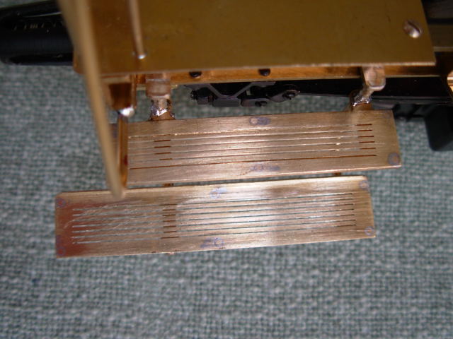 (21) Zweiachsiger Durchgangs., Detail : Trittbretter