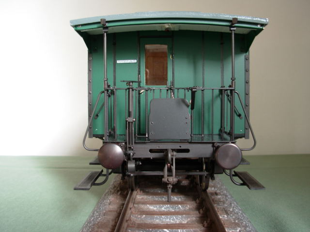 Zweiachsiger Durchgangswagen III. Klasse mit Mittelgang