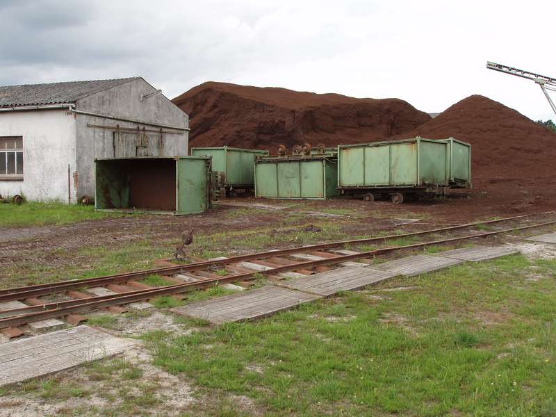 abgestellte Torfwagen